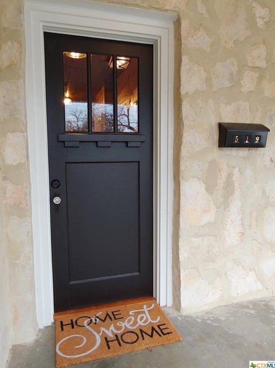 519 Magazine Ave, New Braunfels TX 78130-5754 exterior