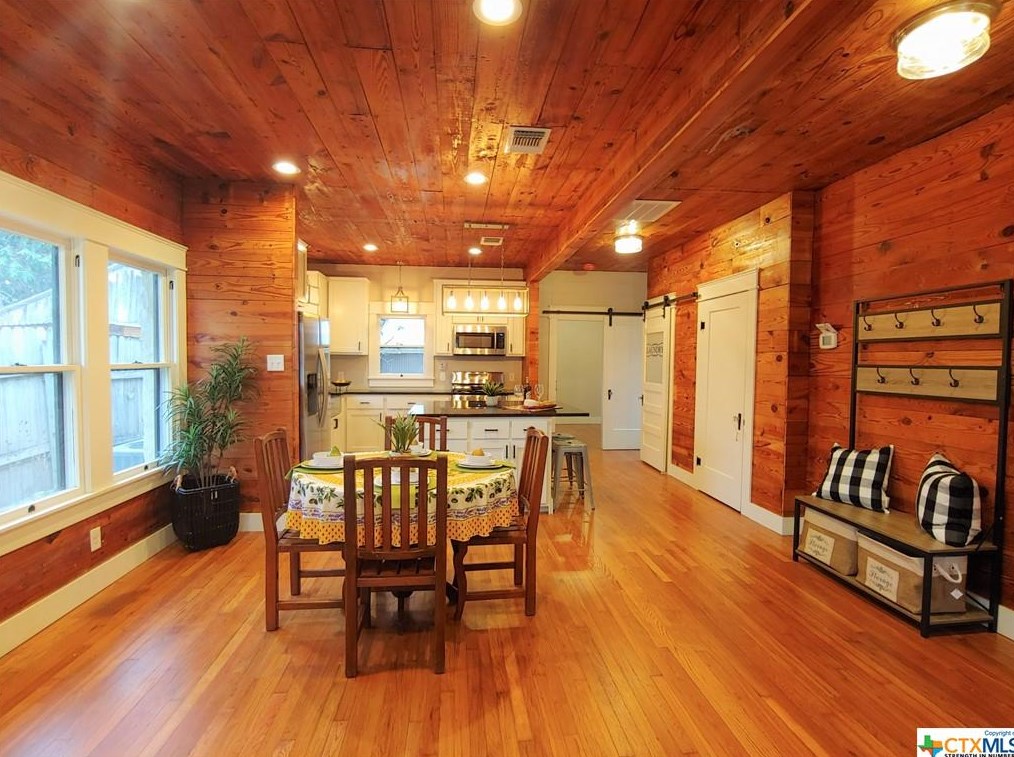 519 Magazine Ave, New Braunfels TX 78130-5754 exterior