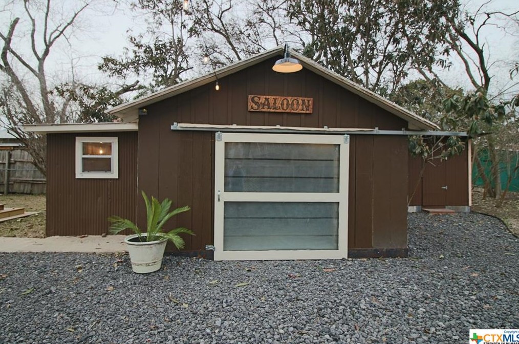 519 Magazine Ave, New Braunfels TX 78130-5754 exterior