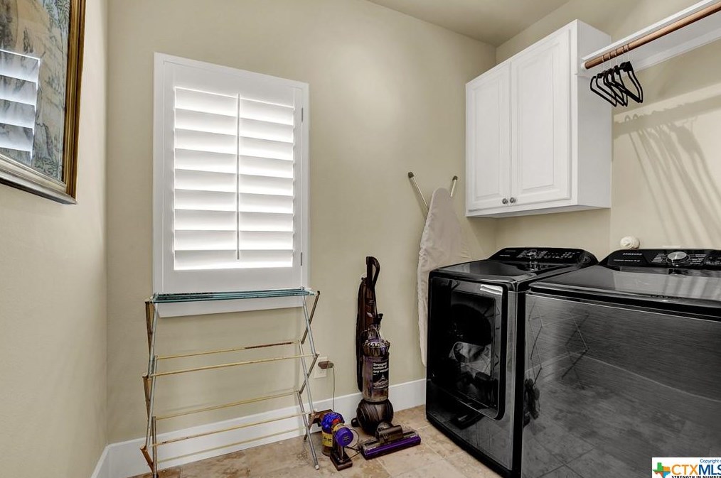 635 Stadtbach St, New Braunfels TX 78130-5461 exterior