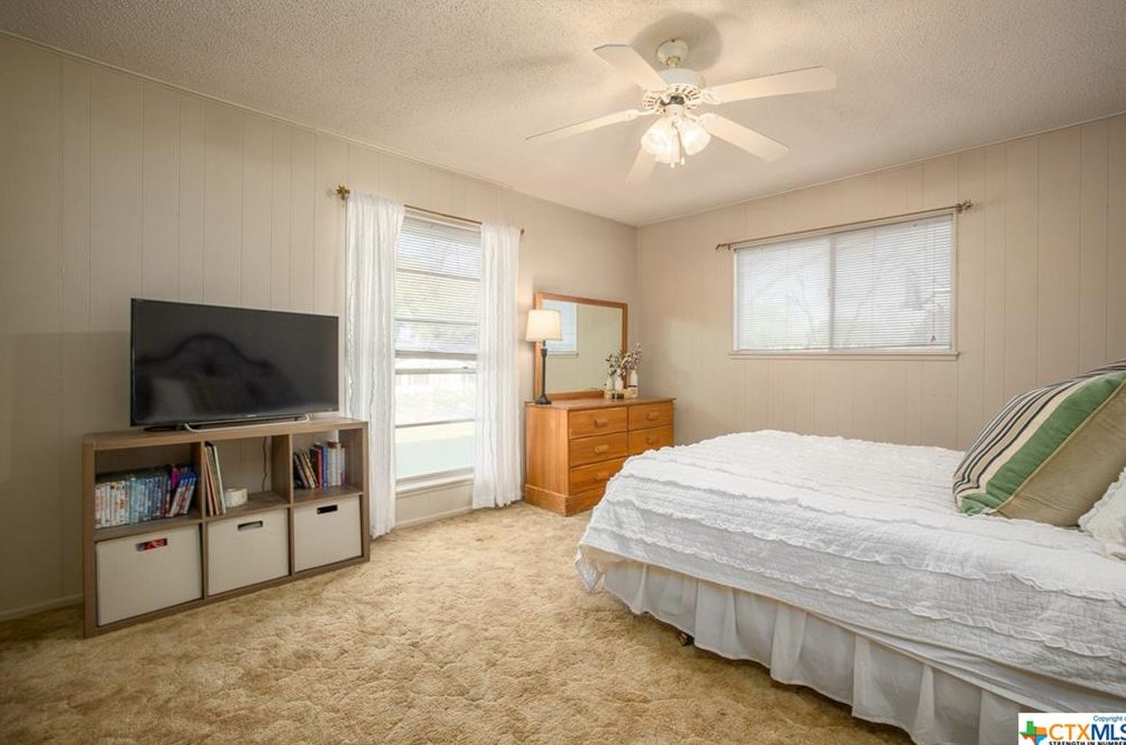 561 Beverly Ln, New Braunfels TX 78130-6147 exterior