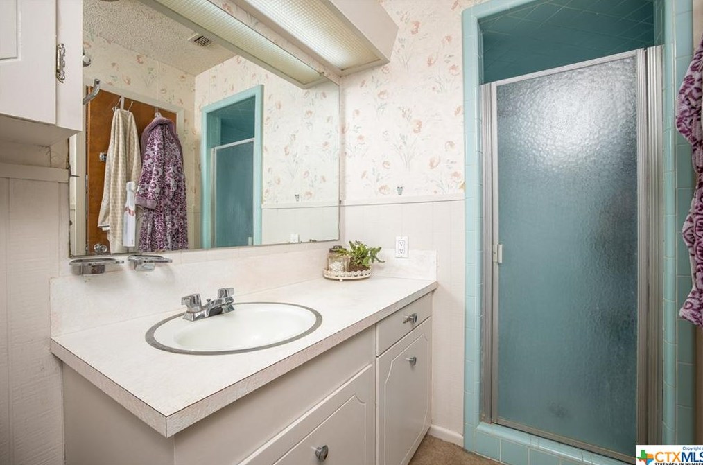 561 Beverly Ln, New Braunfels TX 78130-6147 exterior