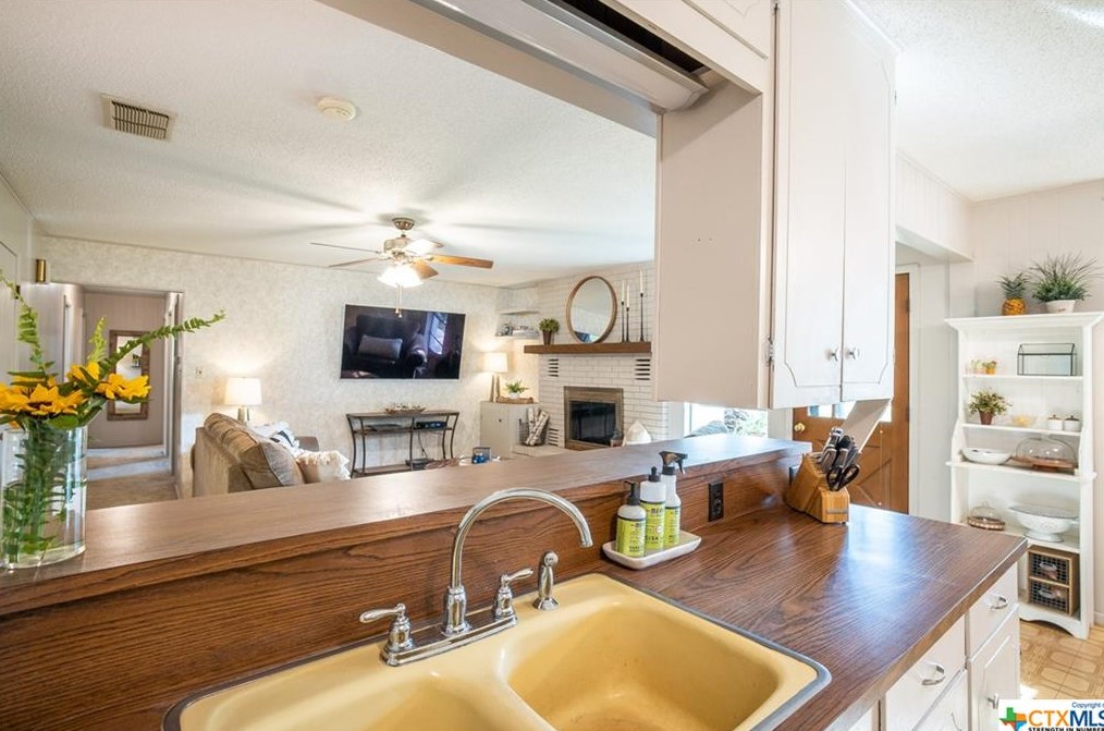 561 Beverly Ln, New Braunfels TX 78130-6147 exterior