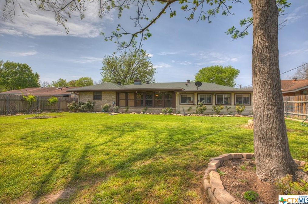 762 Carl Dr, New Braunfels TX 78130-2917 exterior