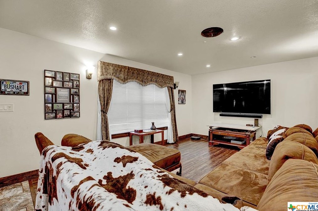 762 Carl Dr, New Braunfels TX 78130-2917 exterior