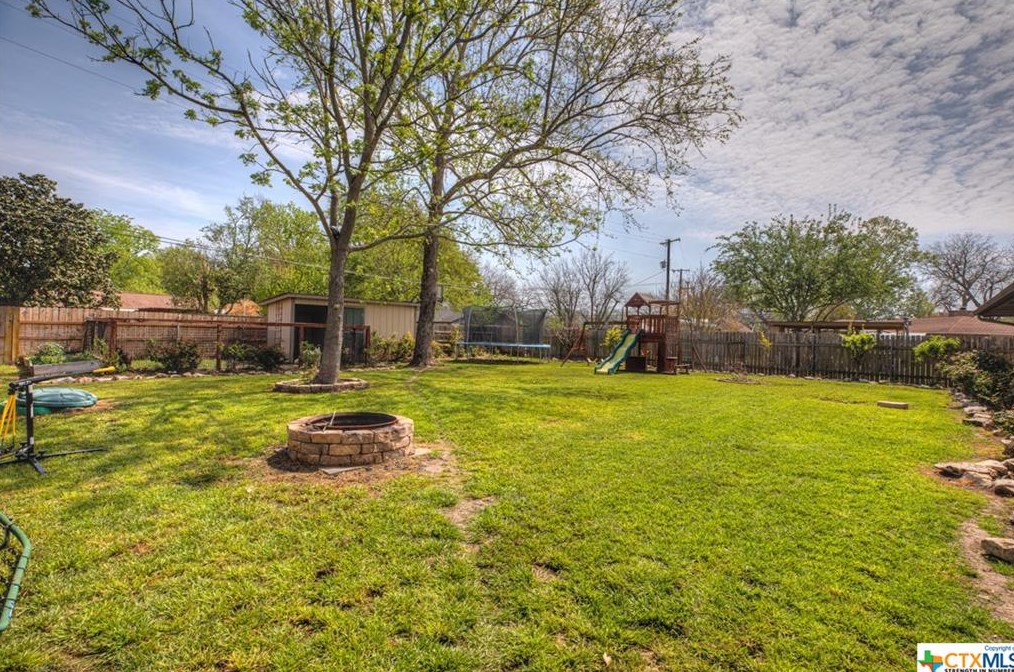 762 Carl Dr, New Braunfels TX 78130-2917 exterior