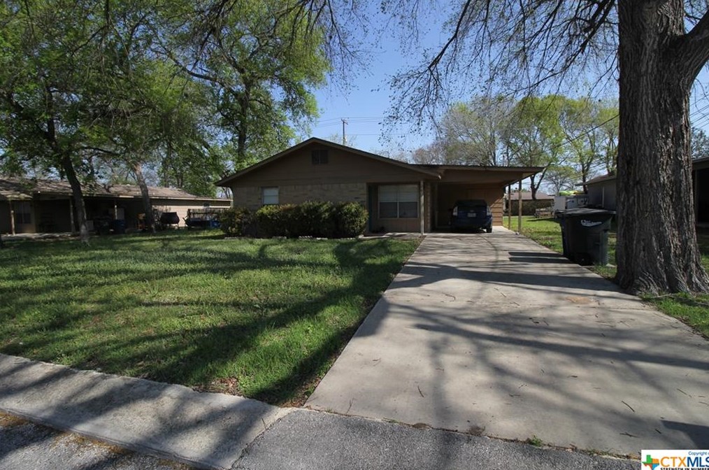 241 Bobolink Dr, New Braunfels TX  78130-3869 exterior