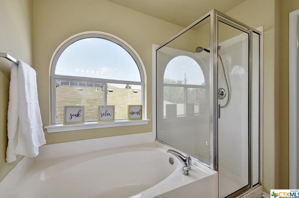 2473 Medina Dr, New Braunfels TX 78130-3185 exterior