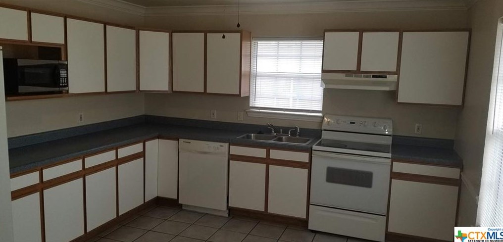 1037 Seidel St, New Braunfels TX  78130-6278 exterior