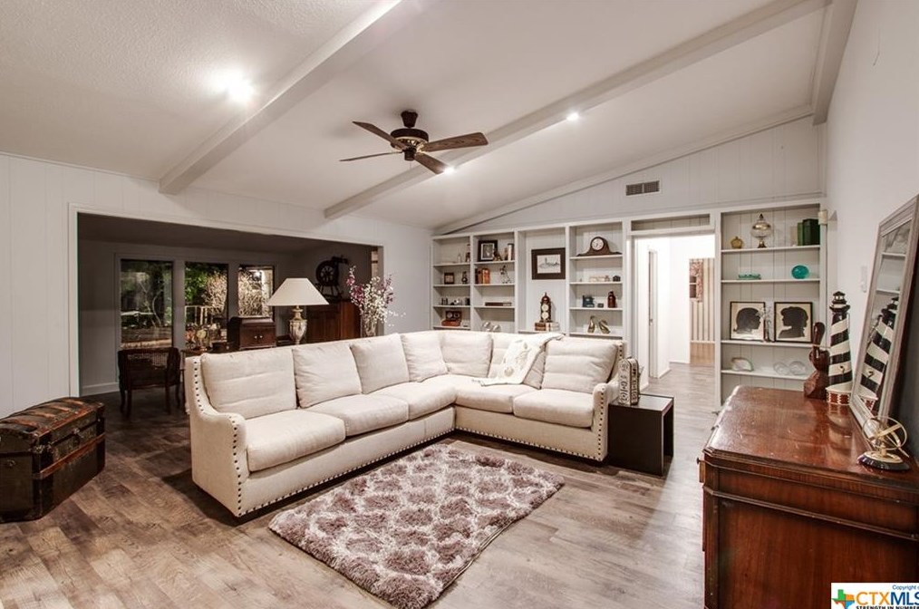 842 Timber Dr, New Braunfels TX 78130-6629 exterior