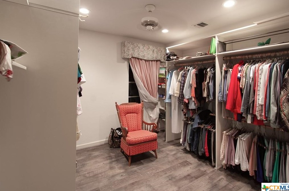 842 Timber Dr, New Braunfels TX 78130-6629 exterior