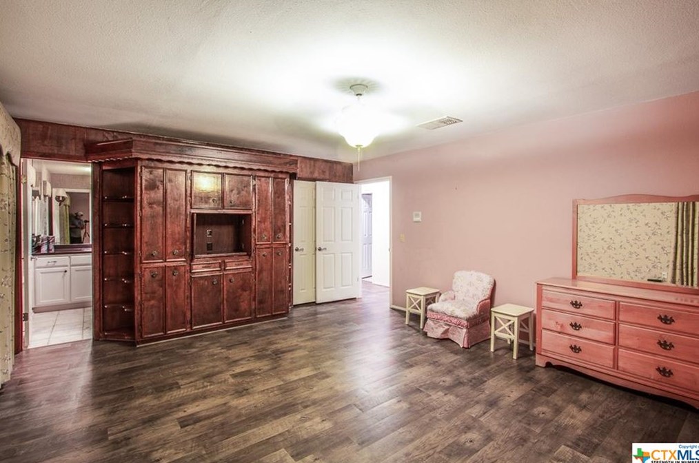 842 Timber Dr, New Braunfels TX 78130-6629 exterior