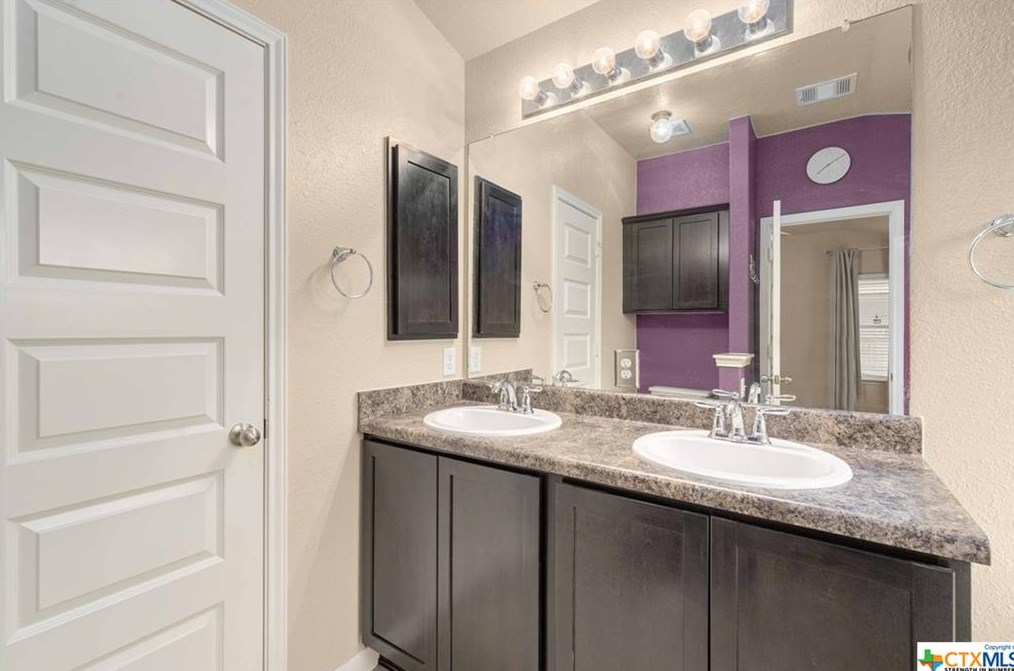 732 Guna Dr, New Braunfels TX 78130-2012 exterior