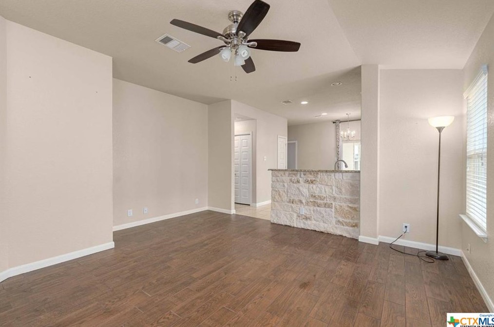 732 Guna Dr, New Braunfels TX 78130-2012 exterior