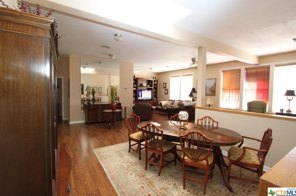 185 Seguin Ave, New Braunfels TX  78130-5005 exterior