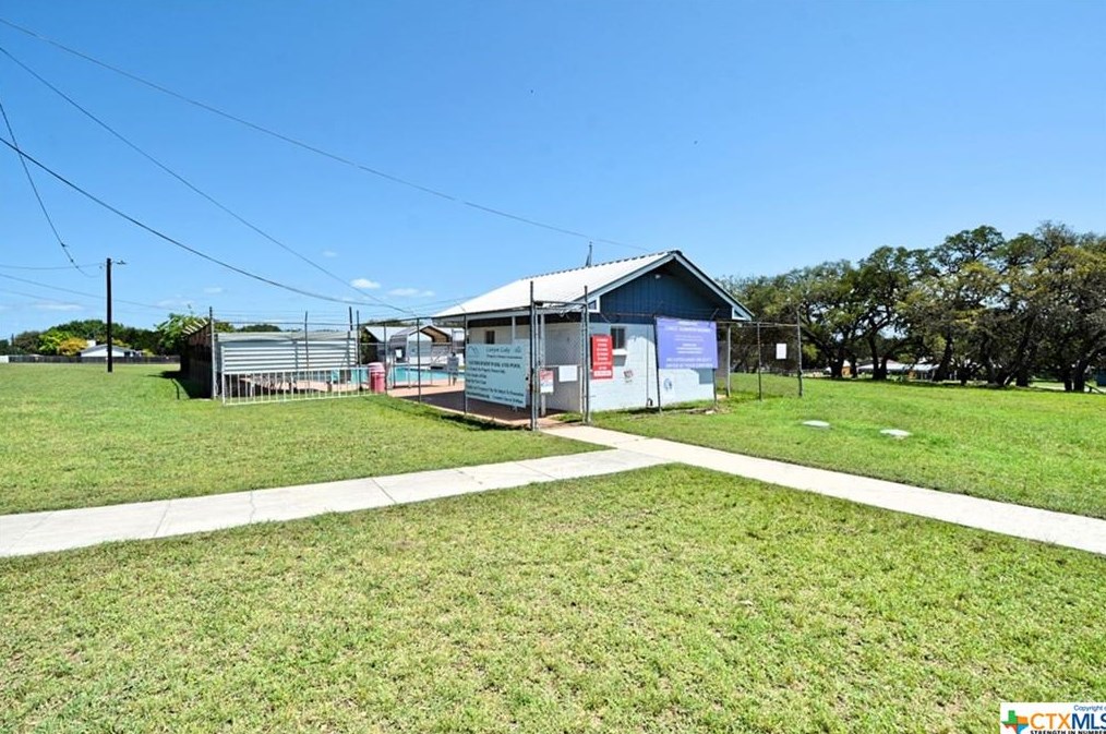 2896 Lakeview Dr, New Braunfels TX 78133-3598 exterior