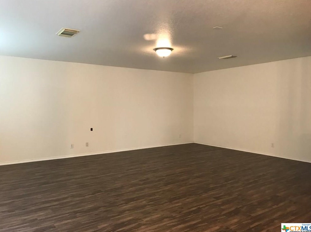 1951 Club Xing, New Braunfels TX  78130-2453 exterior