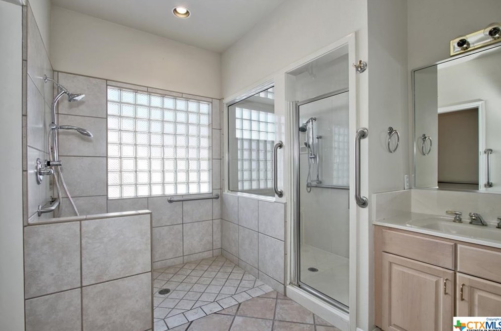 617 Evergreen Ln, New Braunfels TX exterior