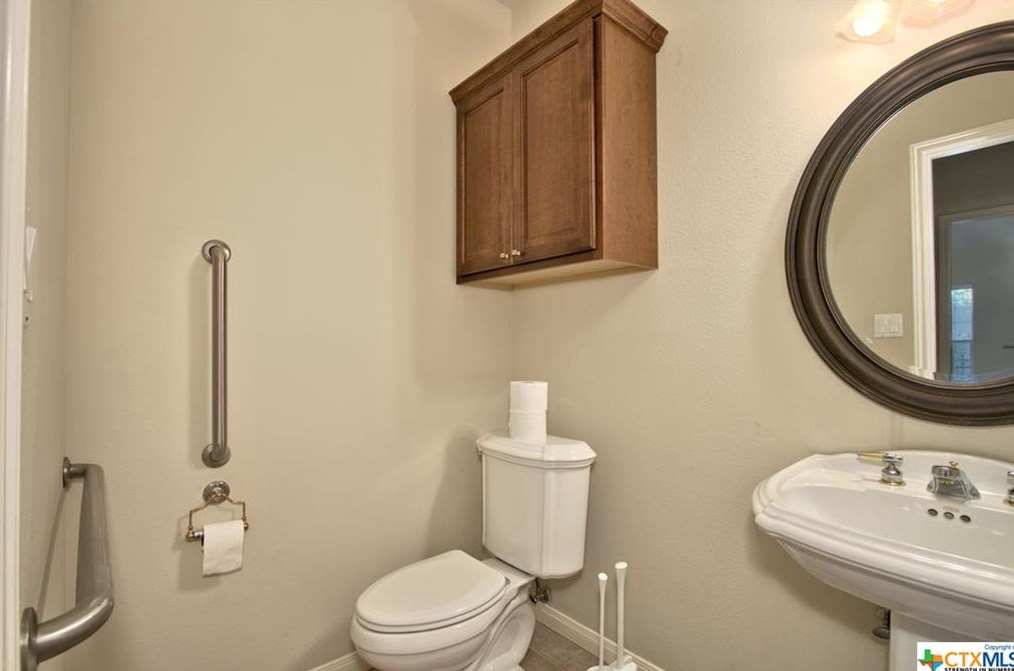 617 Evergreen Ln, New Braunfels TX exterior