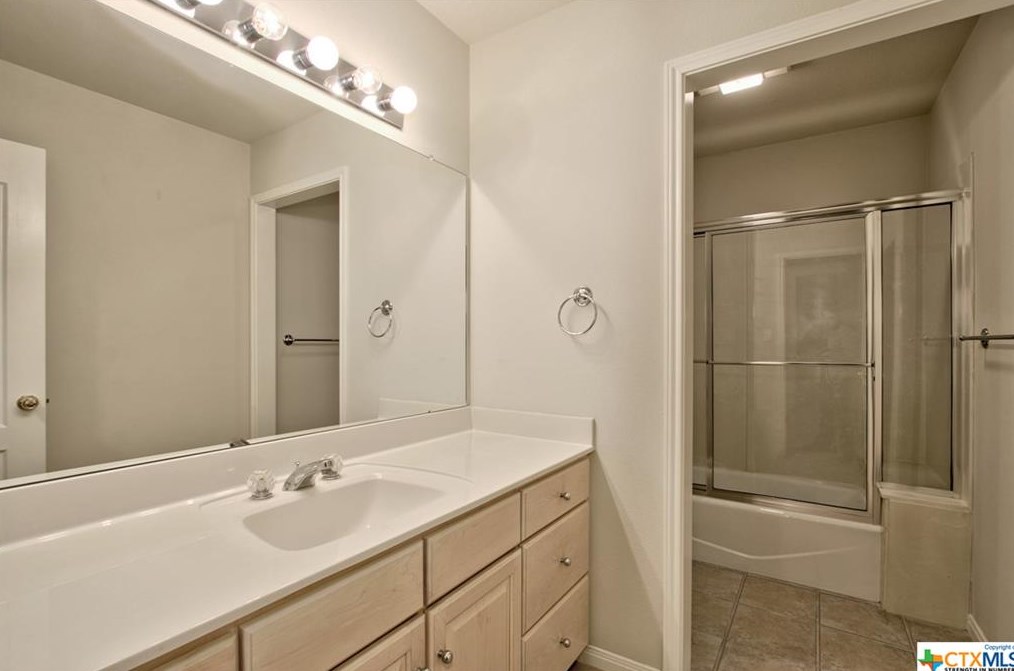 617 Evergreen Ln, New Braunfels TX exterior