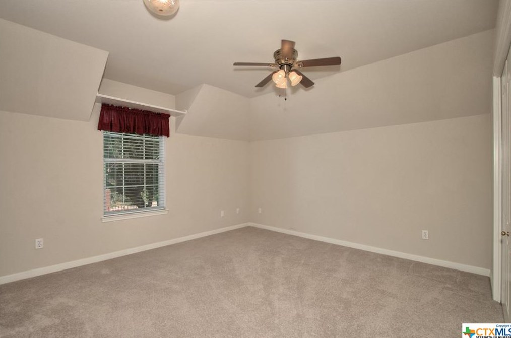 617 Evergreen Ln, New Braunfels TX exterior