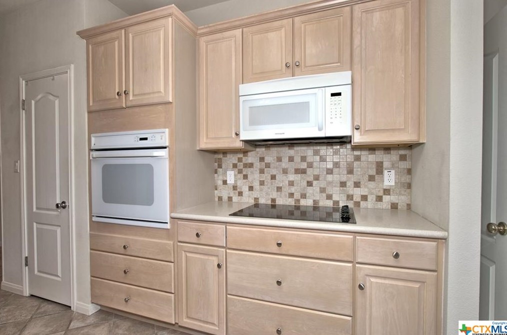 617 Evergreen Ln, New Braunfels TX exterior