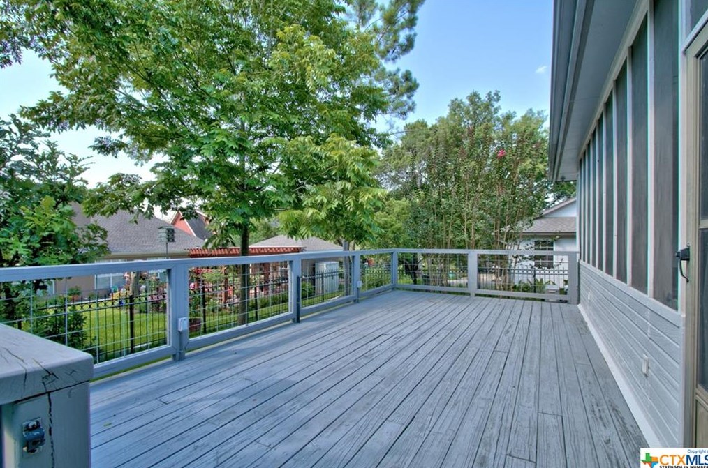 617 Evergreen Ln, New Braunfels TX exterior