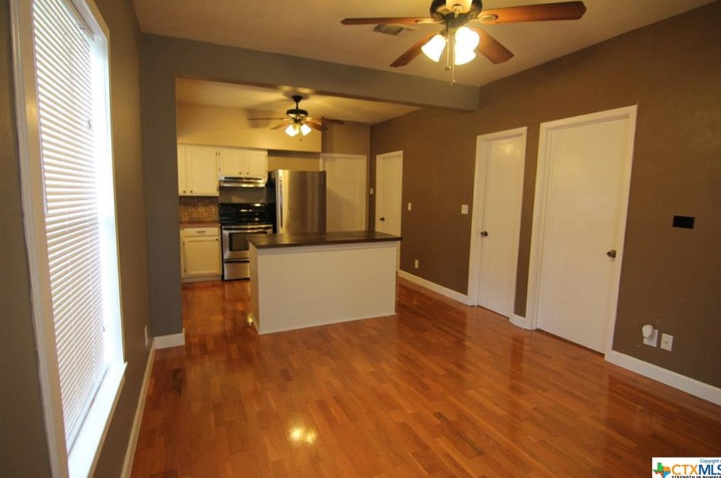 604 Academy Ave, New Braunfels TX  78130-4702 exterior