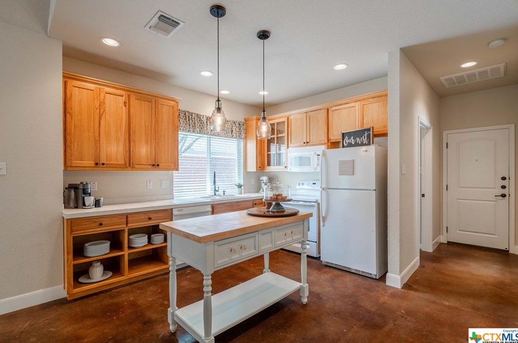 2317 Cotton Blvd, New Braunfels TX  78130-2487 exterior