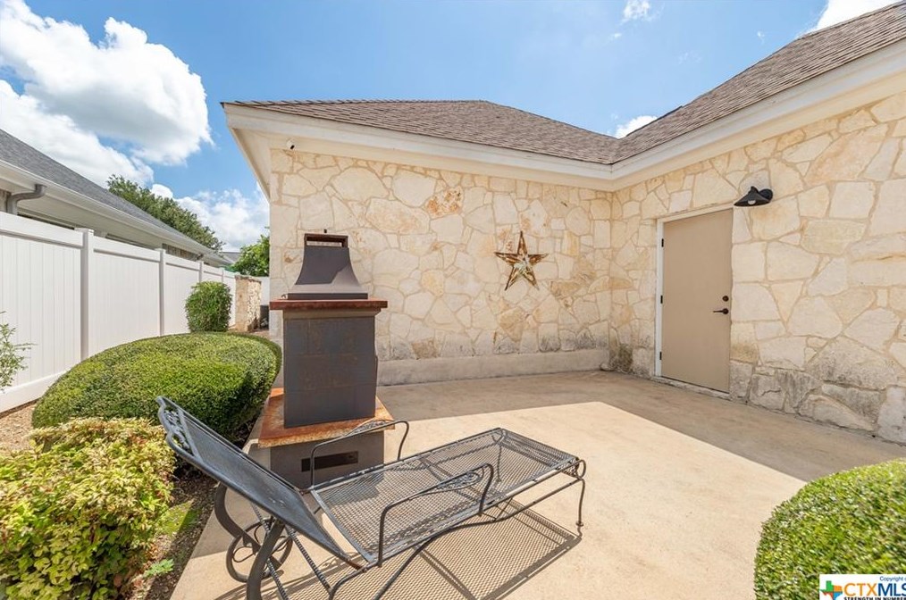 2317 Cotton Blvd, New Braunfels TX  78130-2487 exterior