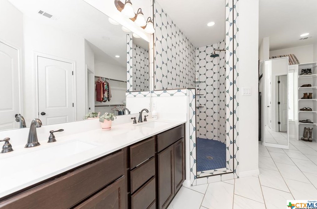 1882 Rush Crk, New Braunfels TX 78133-5992 exterior