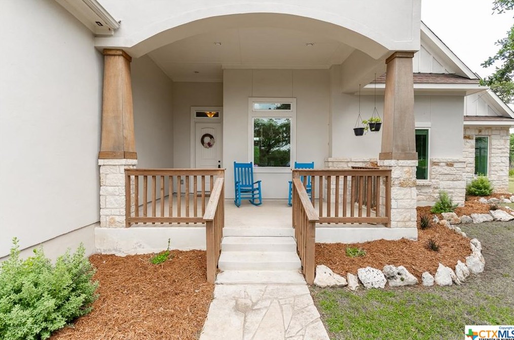 1882 Rush Crk, New Braunfels TX 78133-5992 exterior