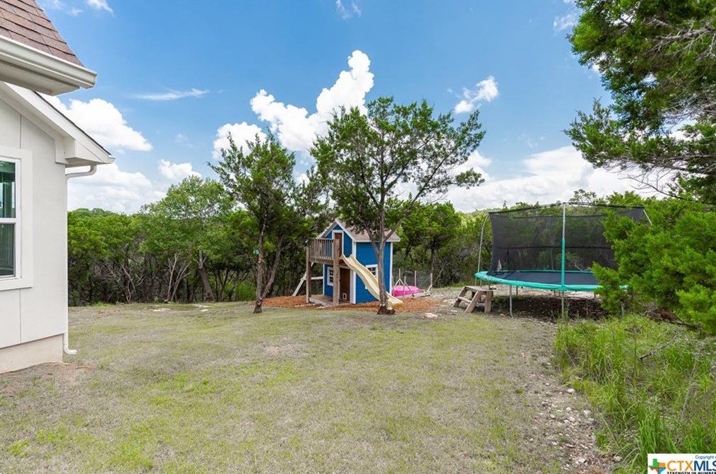 1882 Rush Crk, New Braunfels TX 78133-5992 exterior