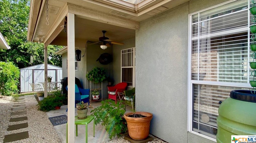 216 Dogwood Dr, New Braunfels TX 78130-4899 exterior