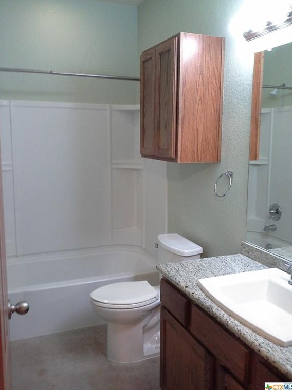 237 Anne Louise Dr, New Braunfels TX  78130-3493 exterior