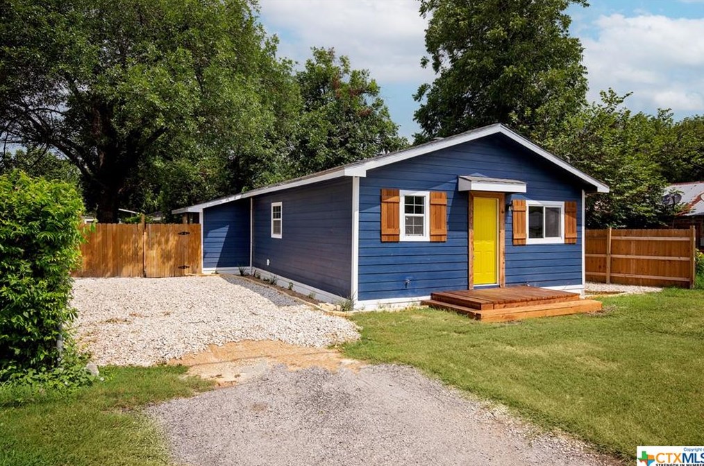 1848 Bridge St, New Braunfels TX  78130-8002 exterior