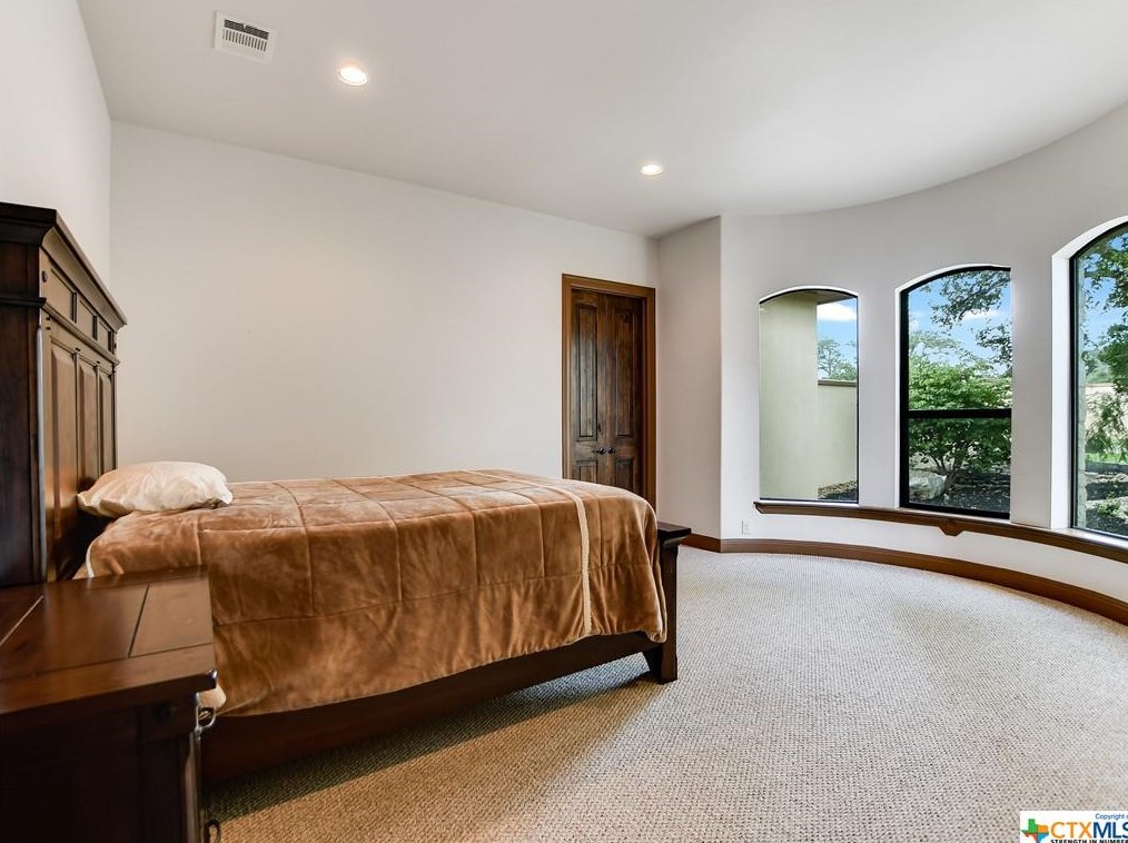 1034 Ranger Rdg, New Braunfels TX 78132-1841 exterior