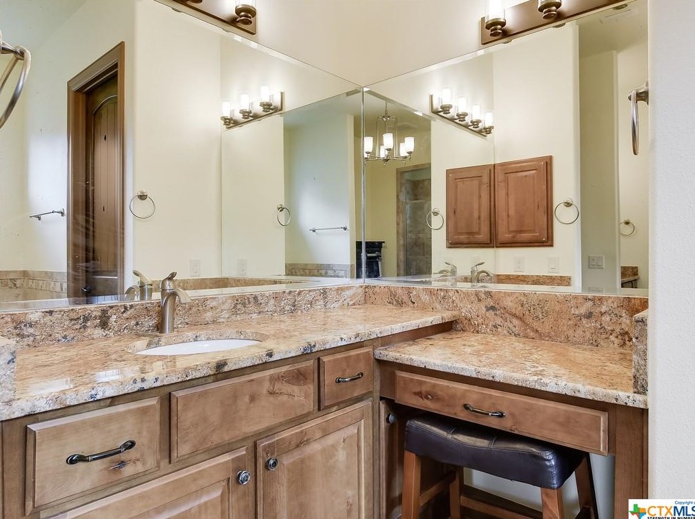 1034 Ranger Rdg, New Braunfels TX 78132-1841 exterior