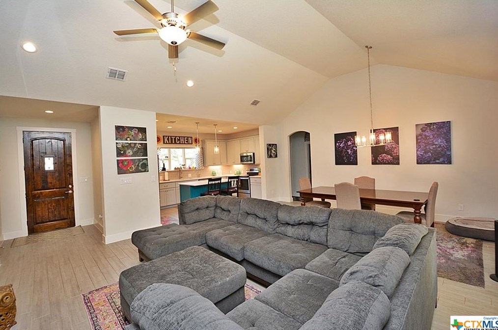 1411 Rocky Rdg Loop, New Braunfels TX exterior