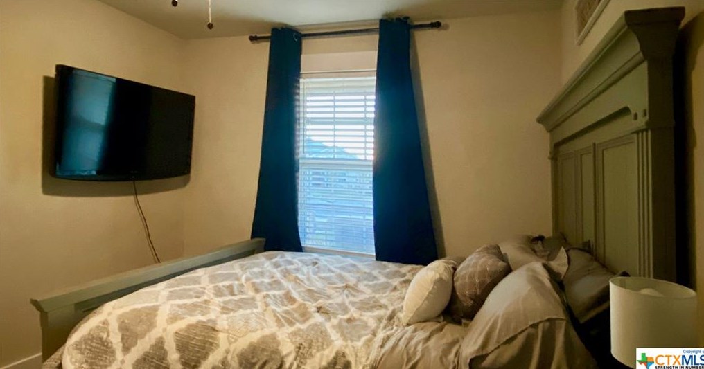 330 Kowald Ln, New Braunfels TX 78130-2516 exterior