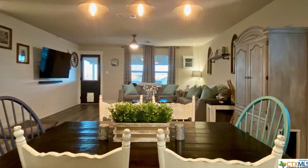 330 Kowald Ln, New Braunfels TX 78130-2516 exterior