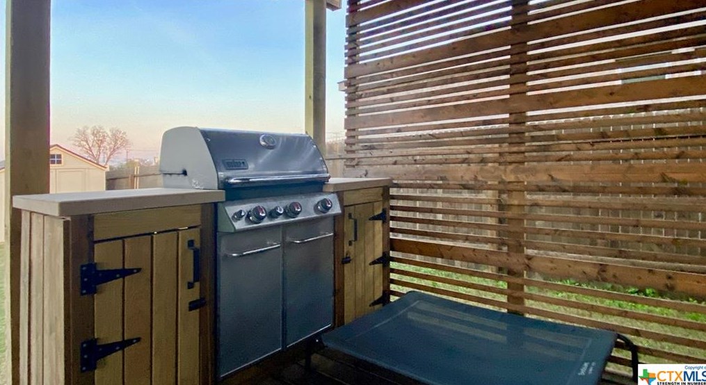 330 Kowald Ln, New Braunfels TX 78130-2516 exterior