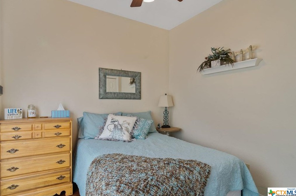 1870 Stagecoach Dr, New Braunfels TX 78133-4059 exterior