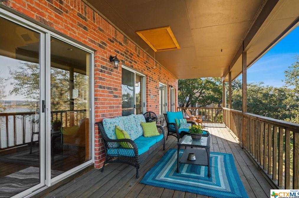 1870 Stagecoach Dr, New Braunfels TX 78133-4059 exterior