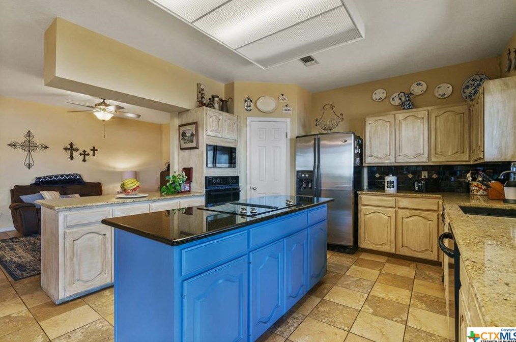 1870 Stagecoach Dr, New Braunfels TX 78133-4059 exterior