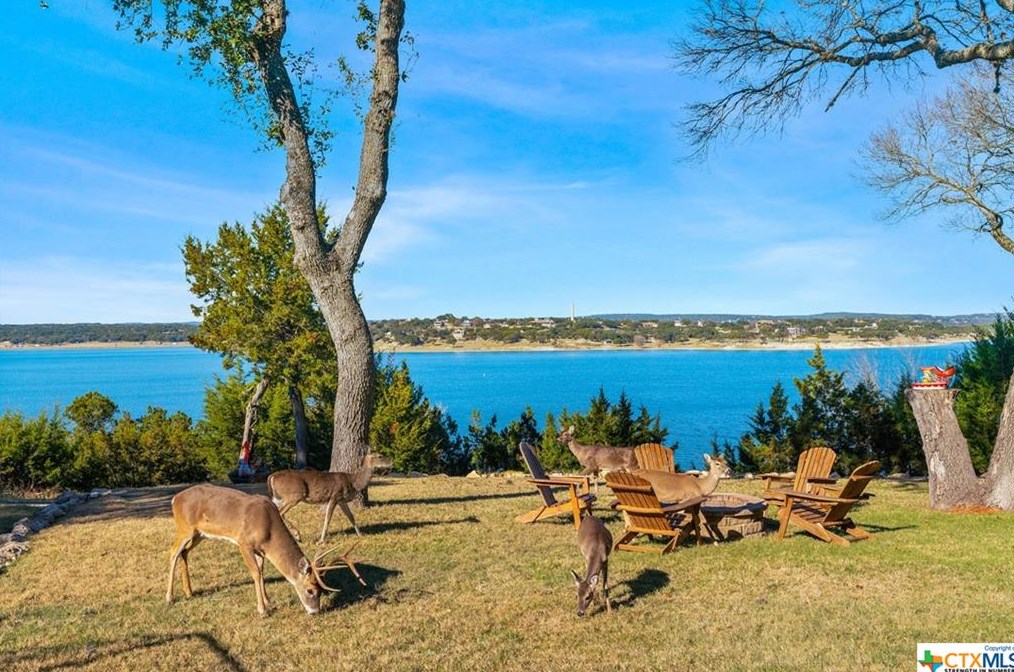 1870 Stagecoach Dr, New Braunfels TX 78133-4059 exterior