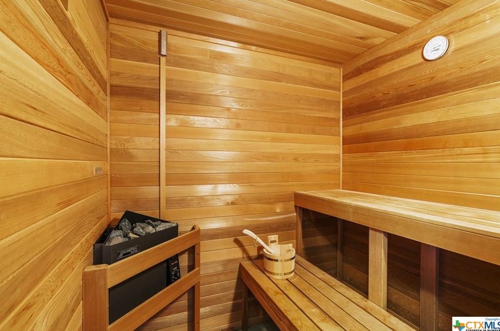 1870 Stagecoach Dr, New Braunfels TX 78133-4059 exterior