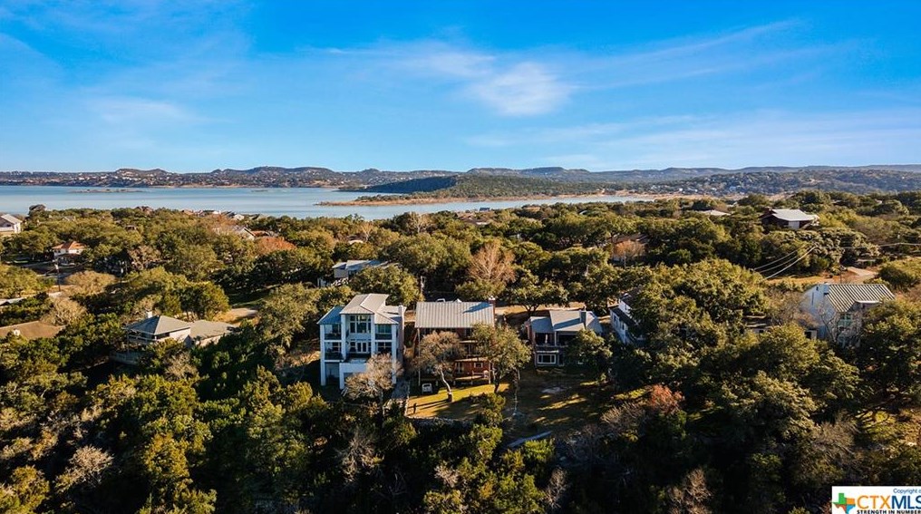 1870 Stagecoach Dr, New Braunfels TX 78133-4059 exterior