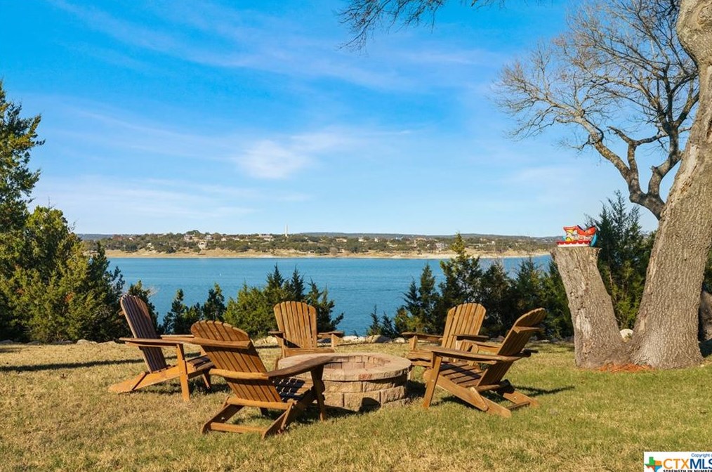 1870 Stagecoach Dr, New Braunfels TX 78133-4059 exterior