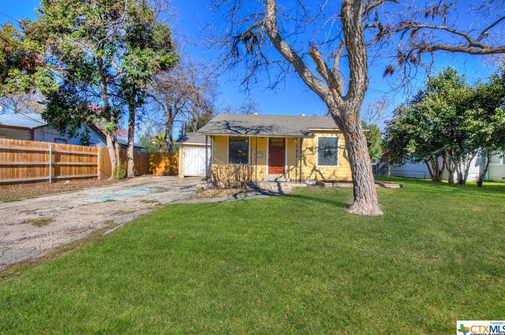 185 Hackberry Ave, New Braunfels TX  78130-6345 exterior